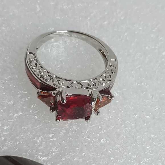 🎄Unique Red Zircon Stone Ring - Picture 16 of 17